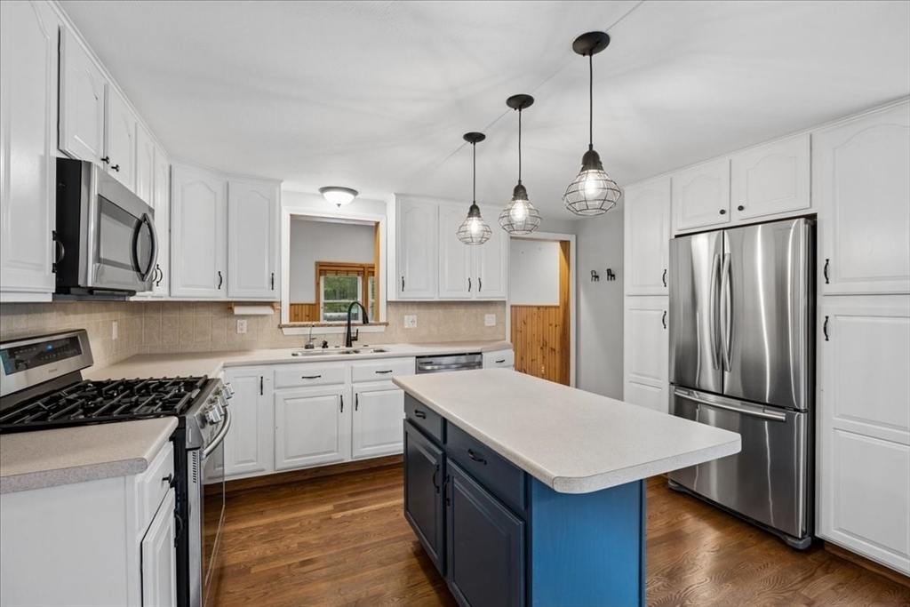 9 Robinhood Road, Tyngsborough, MA Photo #7