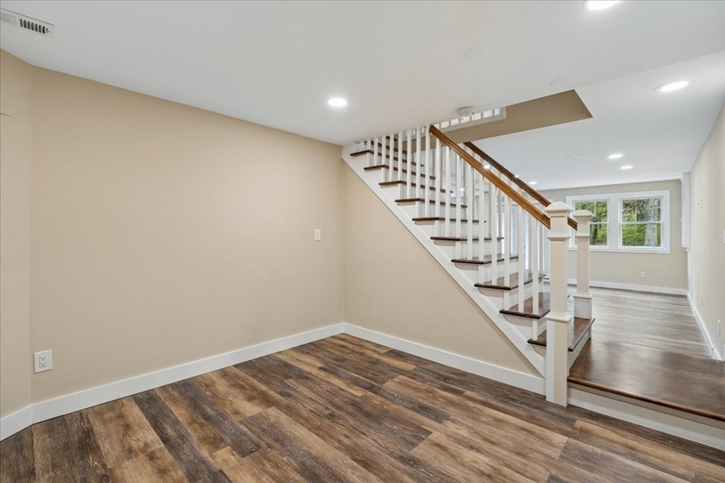 9 Robinhood Road, Tyngsborough, MA Photo #29