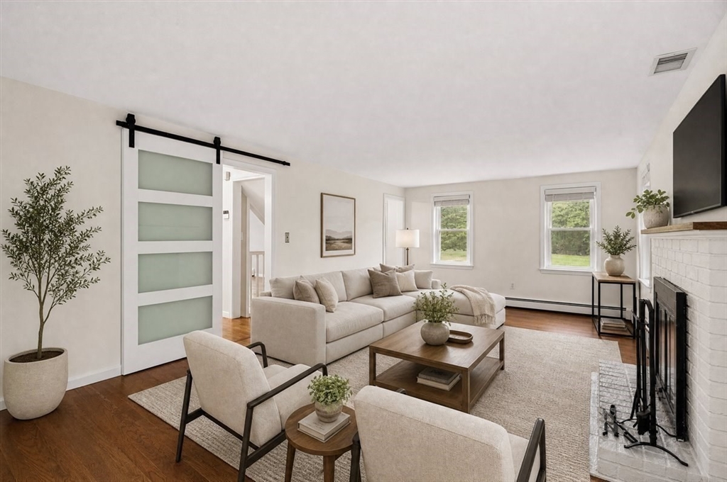 9 Robinhood Road, Tyngsborough, MA Photo #14