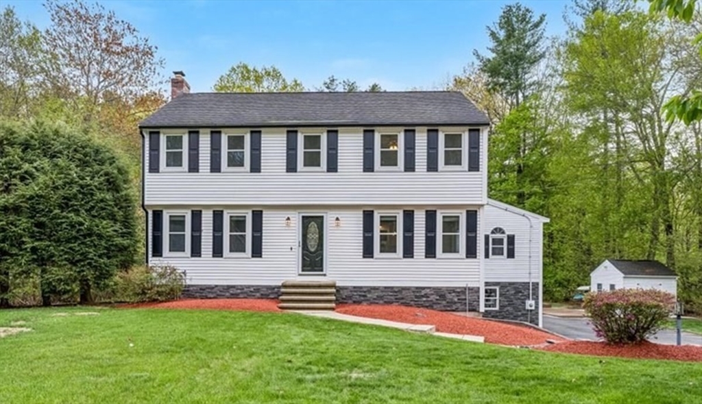 9 Robinhood Road, Tyngsborough, MA Photo #1