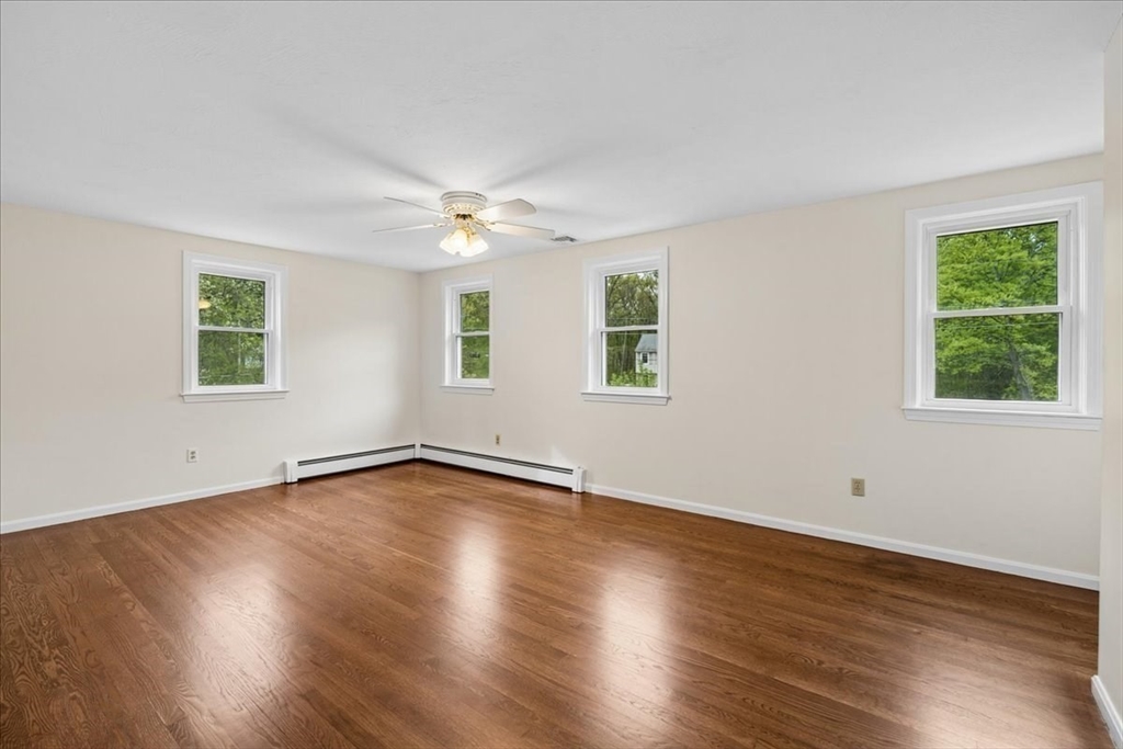 9 Robinhood Road, Tyngsborough, MA Photo #18