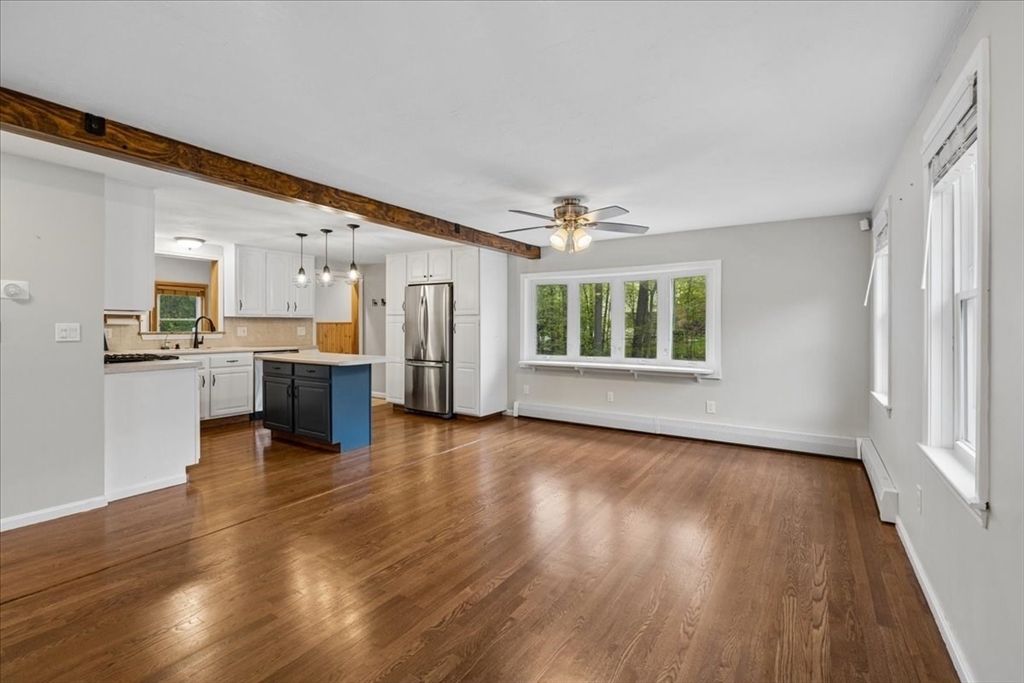 9 Robinhood Road, Tyngsborough, MA Photo #6