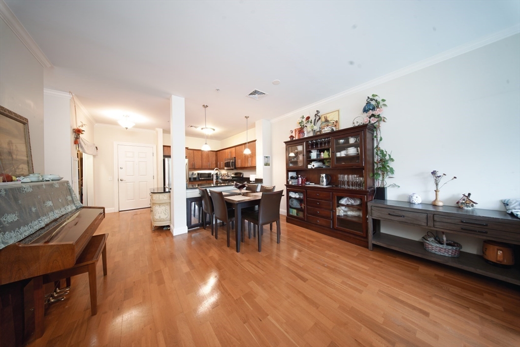 35 Commonwealth Ave 404
