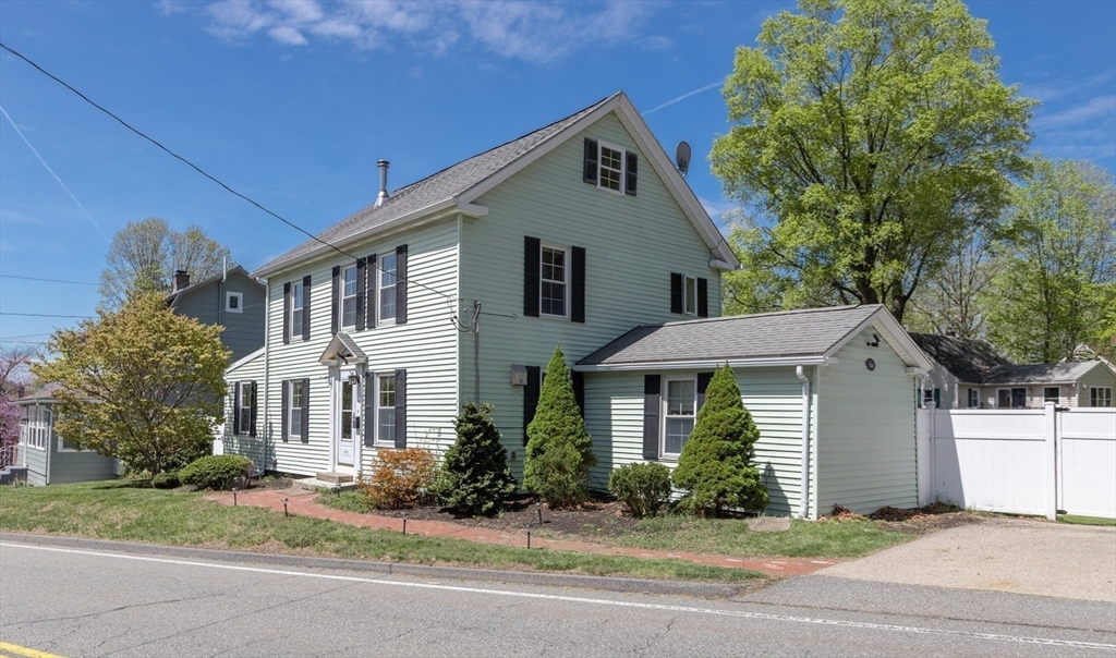 406 Pakachoag St
