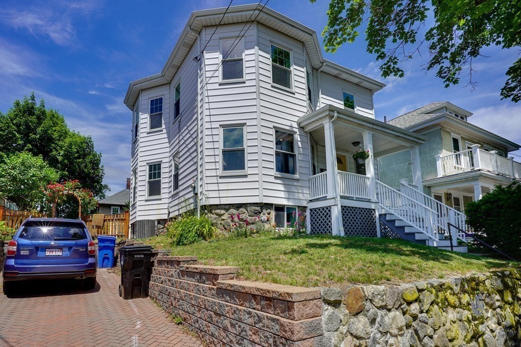Click for 7 Vincent Avenue, Belmont, MA slideshow Click for 7 Vincent Avenue, Belmont, MA slideshow