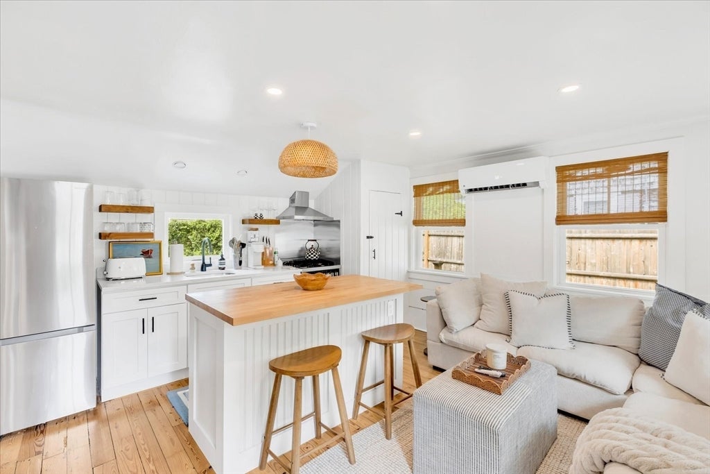 25 Lake Rd E