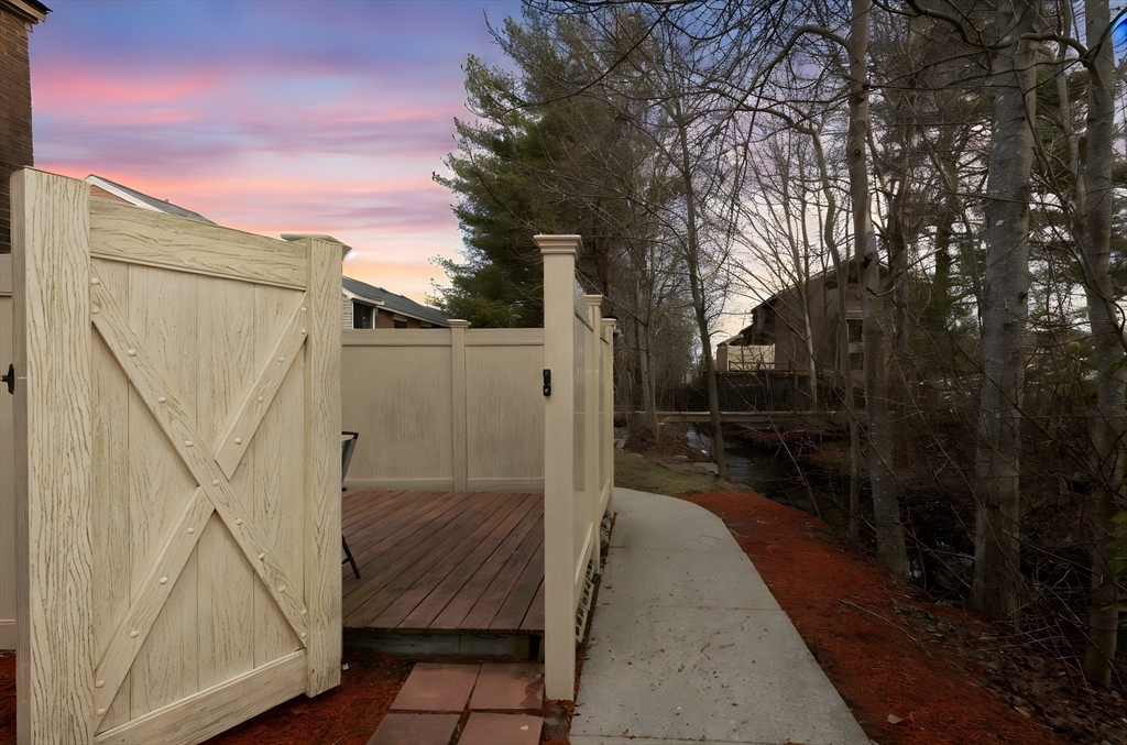 127 Greenbrook Dr 127