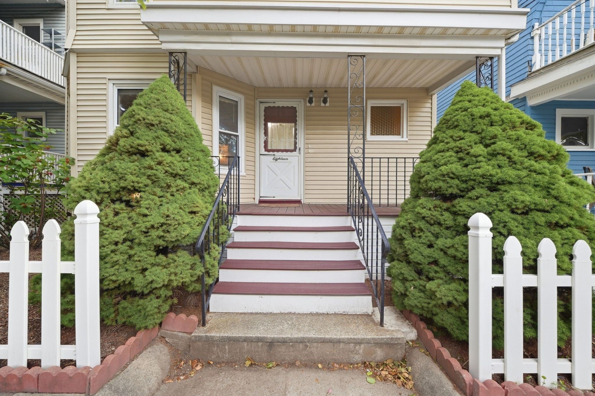 16 Henry Ave