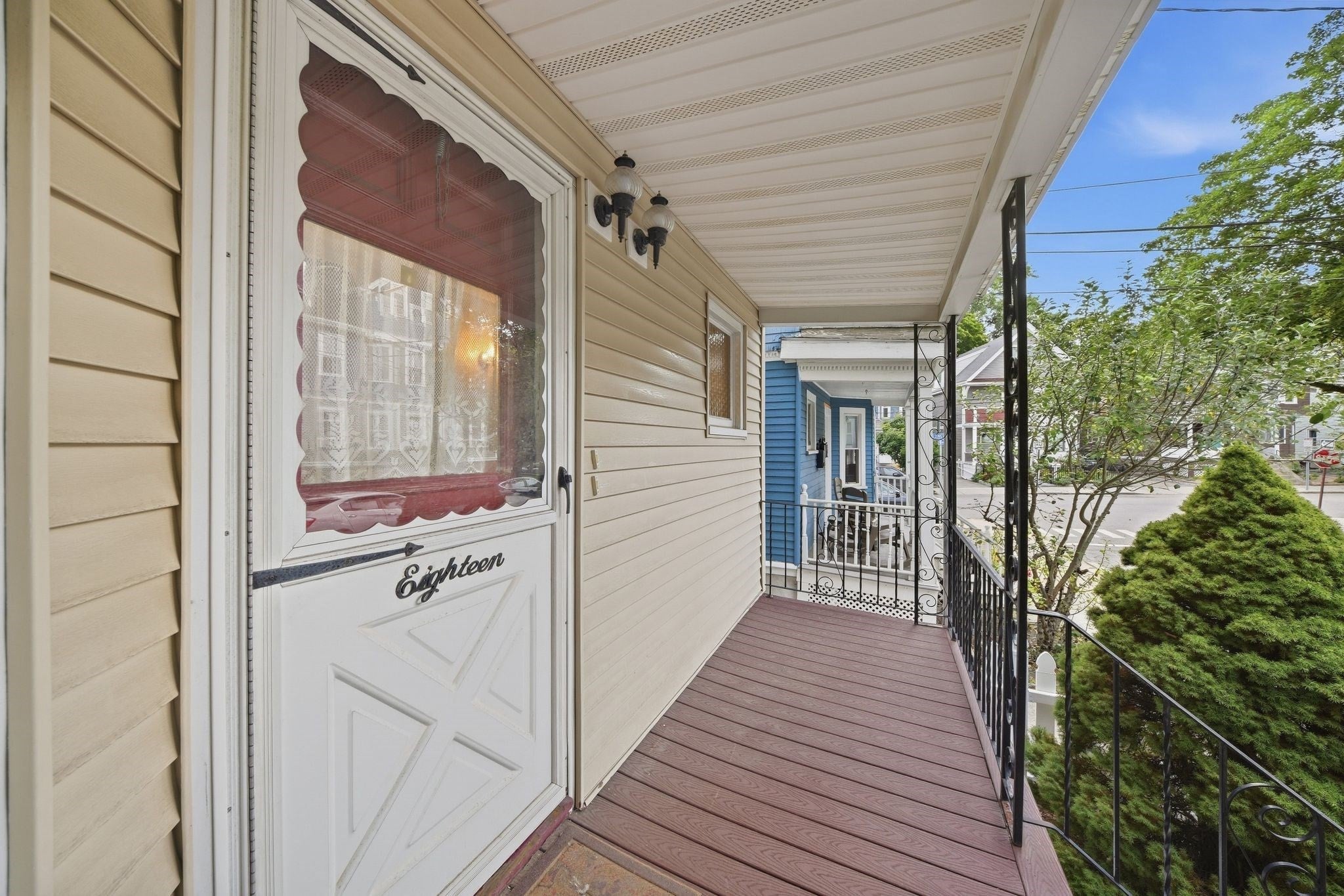 16 Henry Ave