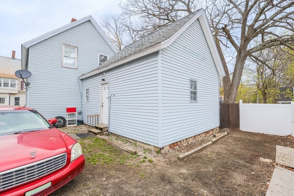 35 Essex St