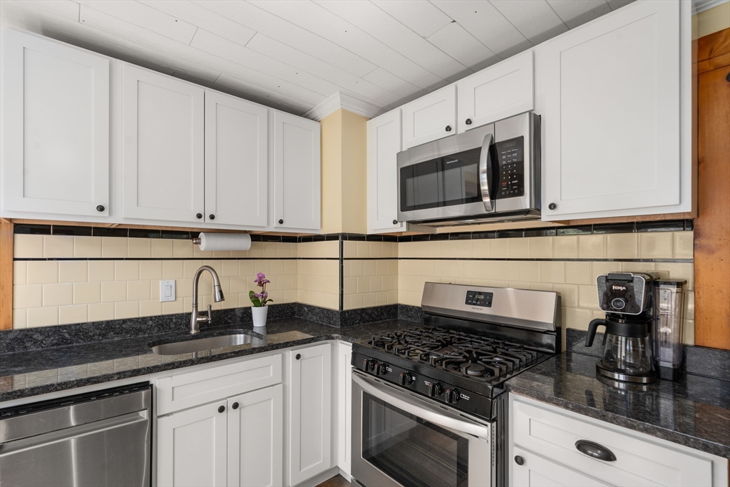 352 Whiting