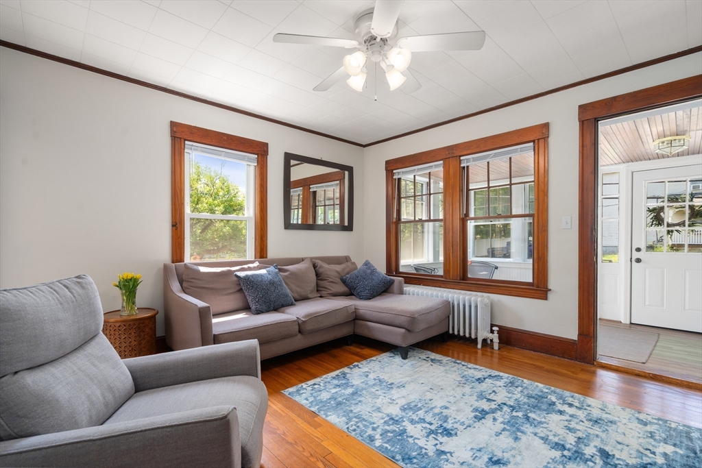352 Whiting