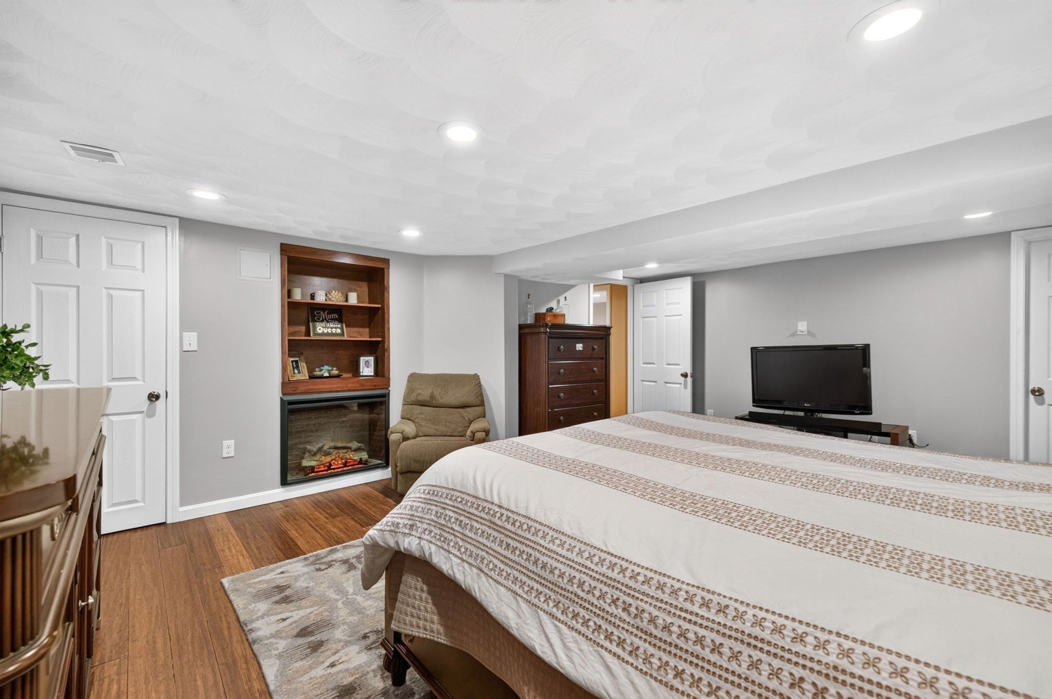 215 Mendon Road, North Attleboro, MA Photo #32