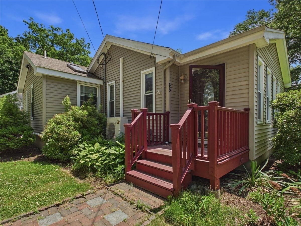 45 Park St, Norfolk MA 02056