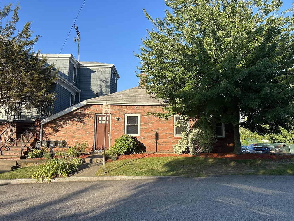 569 Winthrop Street 1
