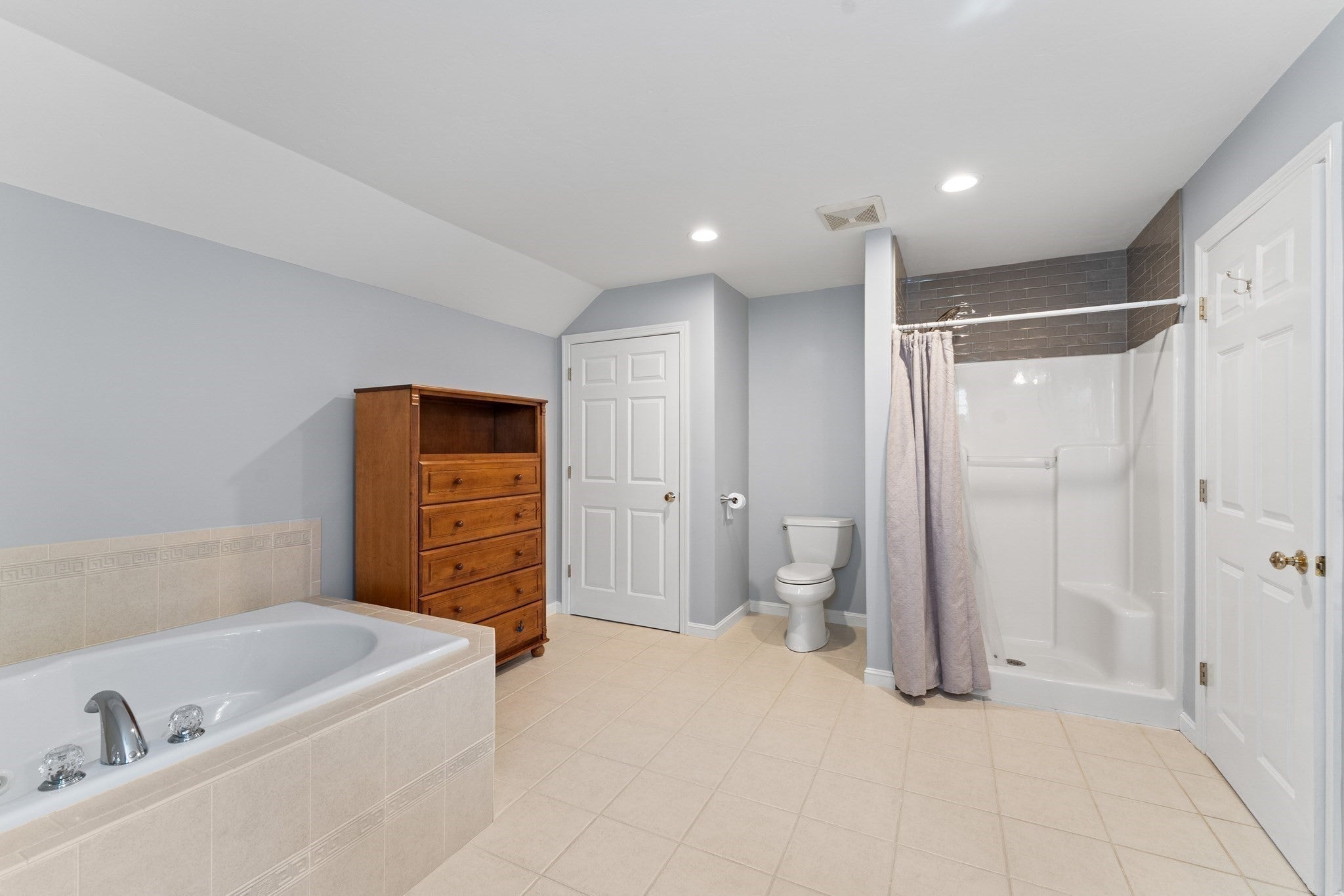 11 Aris Way, Milford, MA, 11 Aris Way, Milford, MA Photo #24