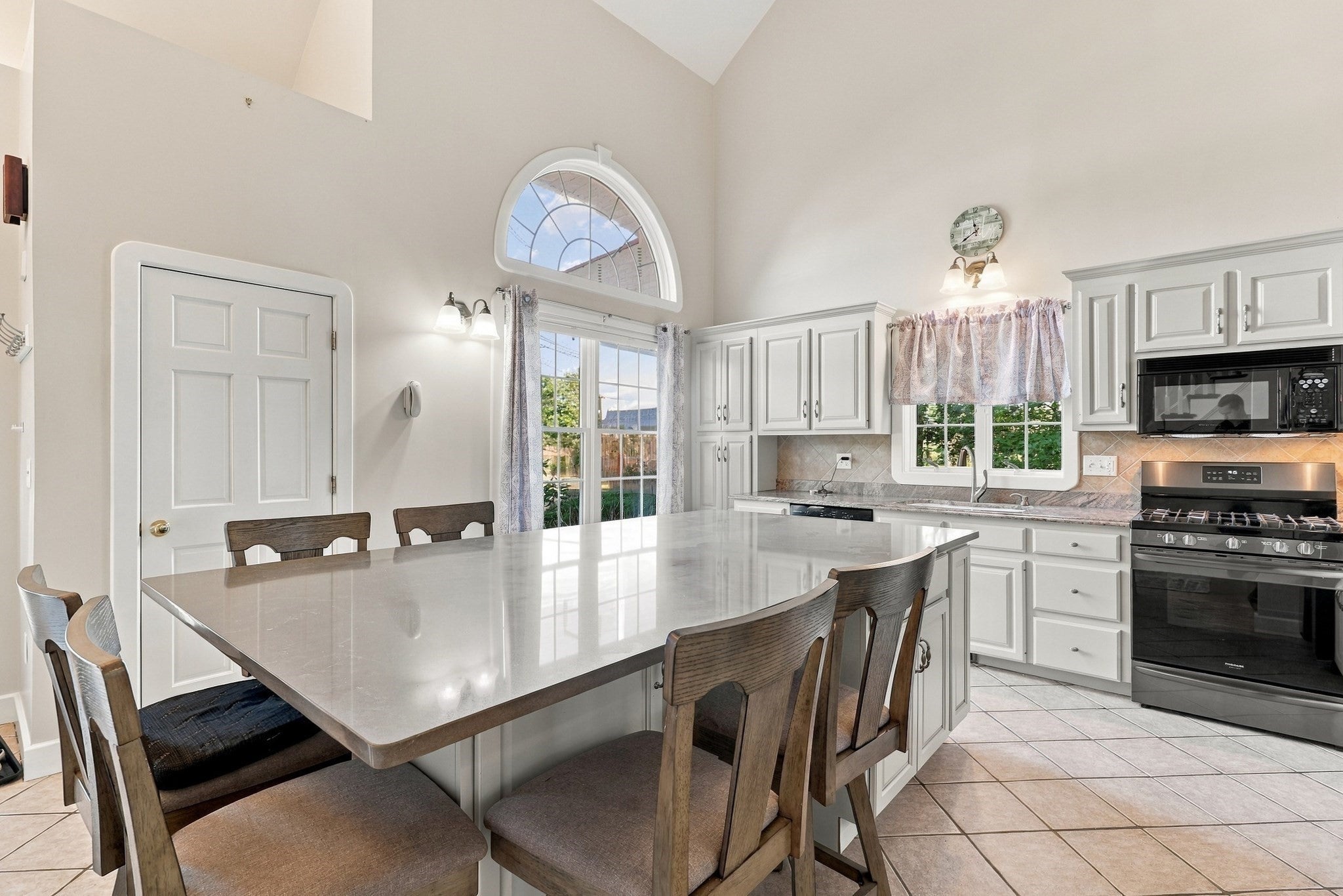 11 Aris Way, Milford, MA, 11 Aris Way, Milford, MA Photo #5