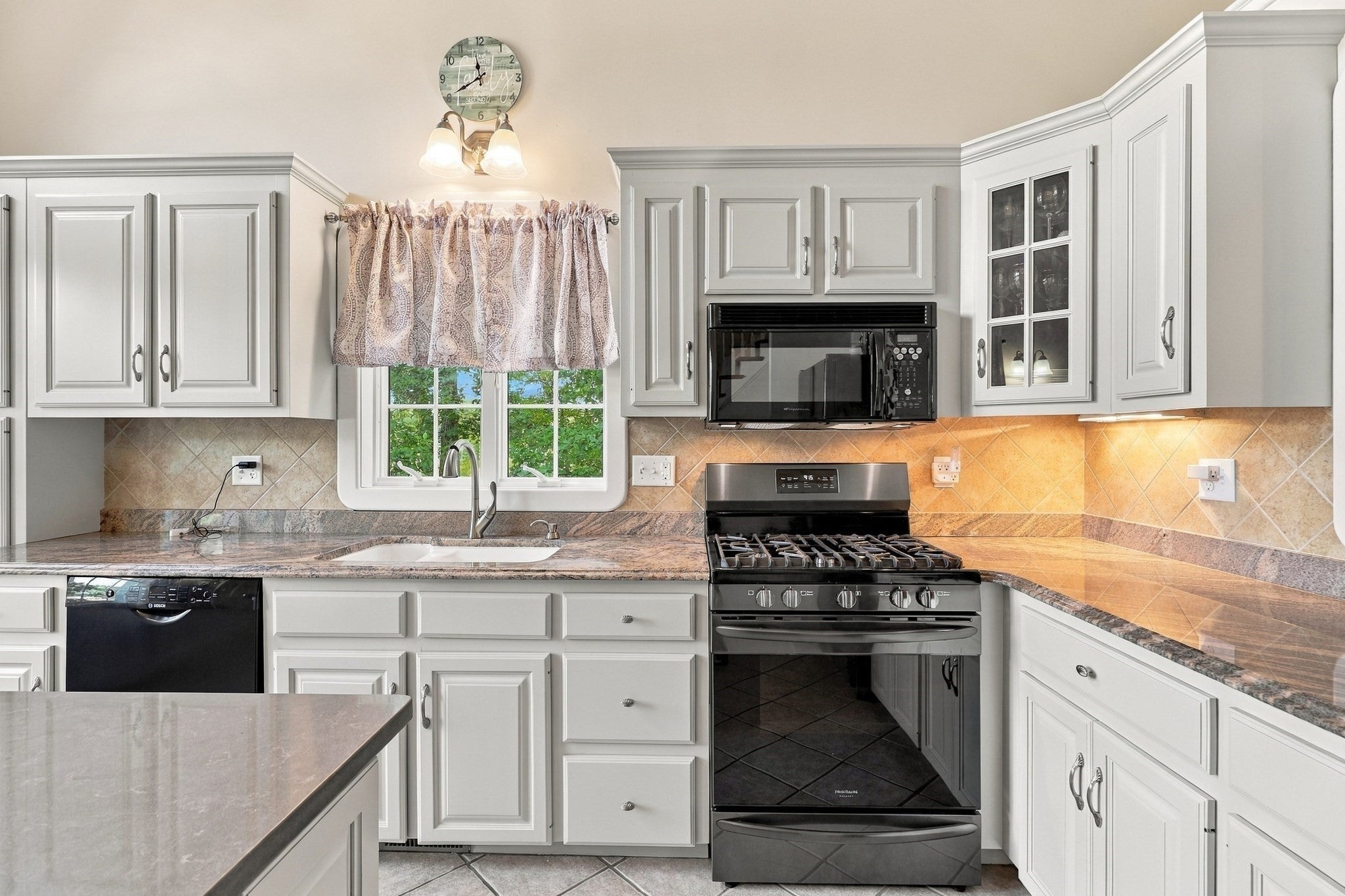 11 Aris Way, Milford, MA, 11 Aris Way, Milford, MA Photo #7
