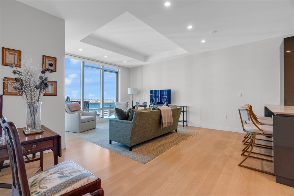 135 Seaport Blvd 1901