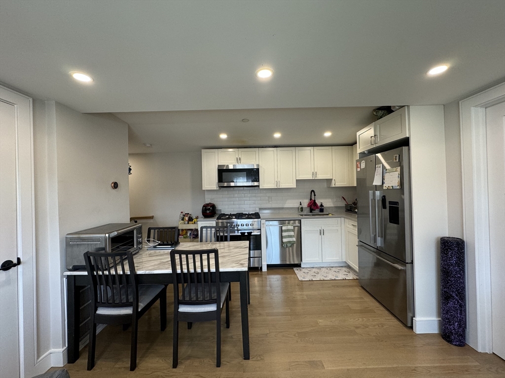 12 Reedsdale Street 4