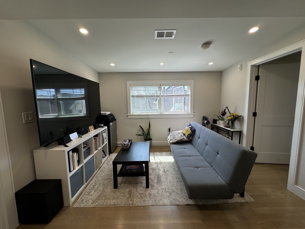 12 Reedsdale Street 4