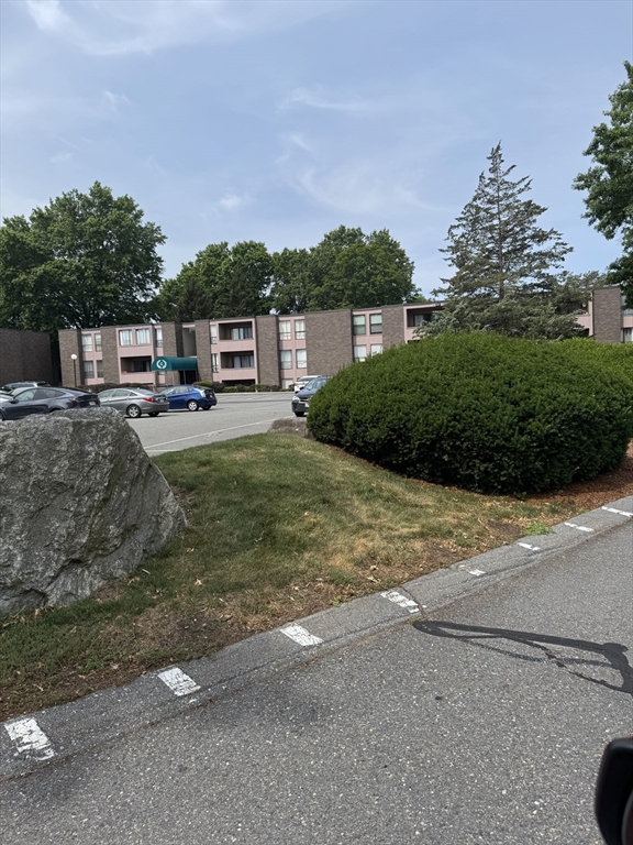 34 Shrewsbury Green Dr I