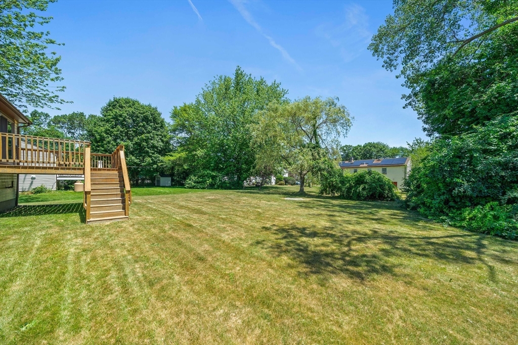 36 Bittersweet Ln