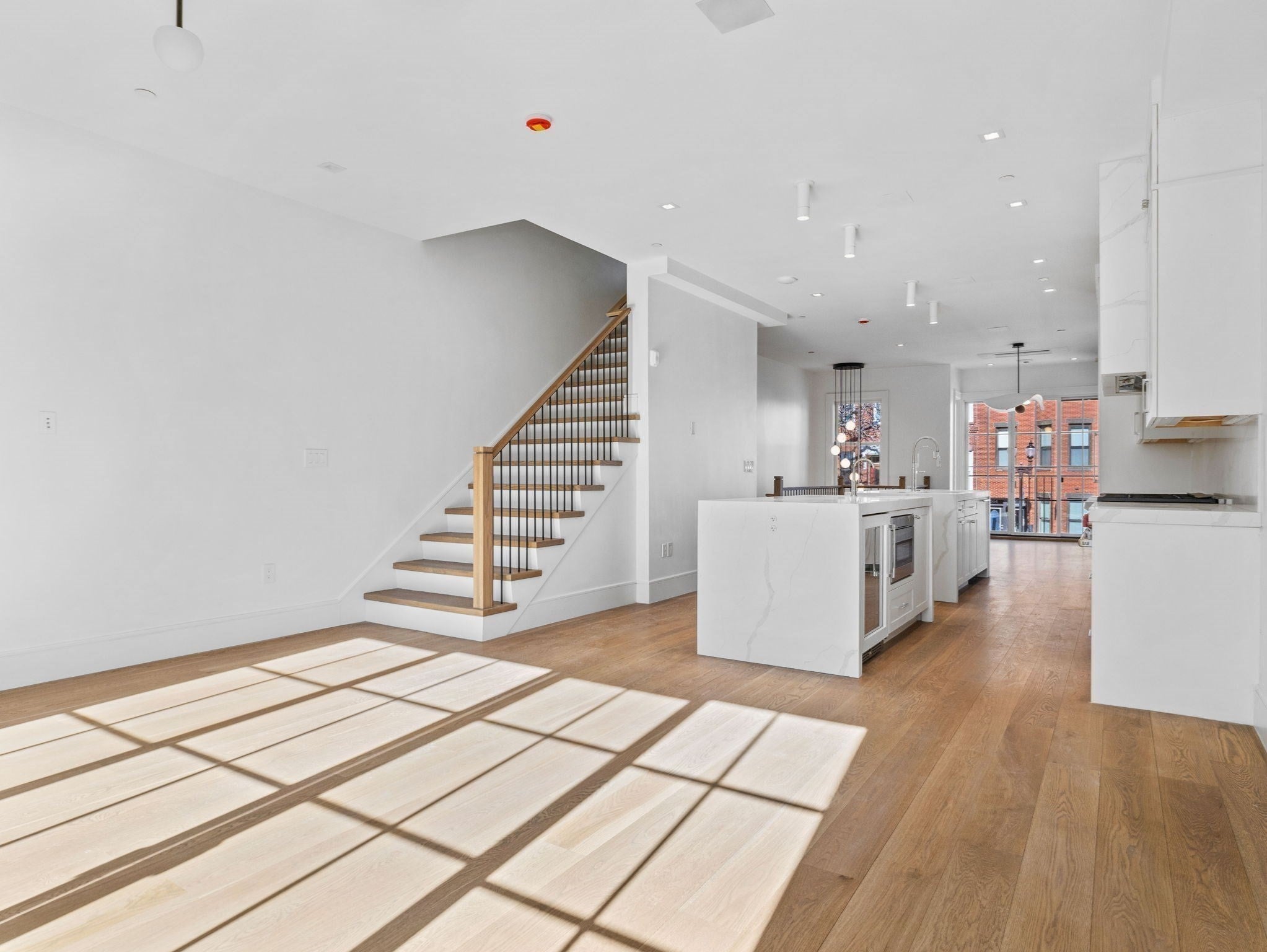 561 E Broadway 561