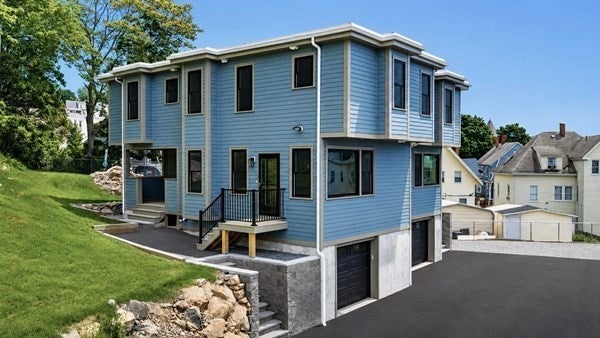 Photo of 20 Bellair St, Lynn, MA