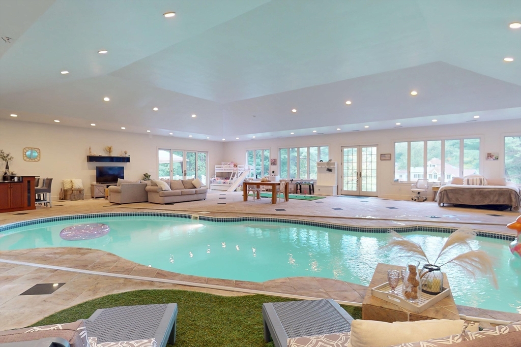 22 Old Cambridge Tpke