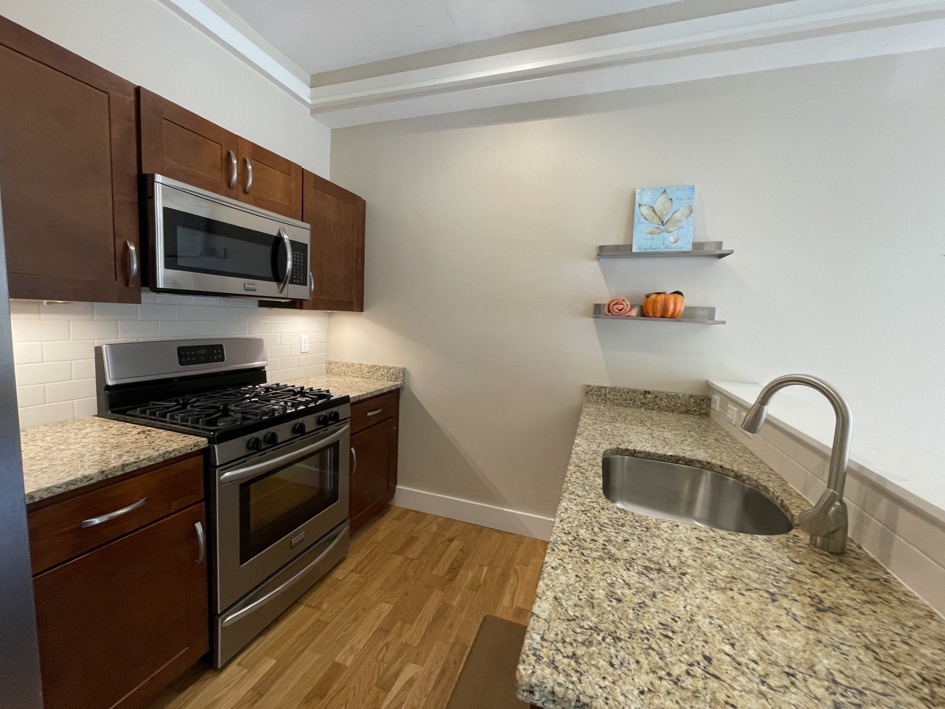 54 Loomis St #1101, Bedford, MA, 54 Loomis St #1101, Bedford, MA Photo #8