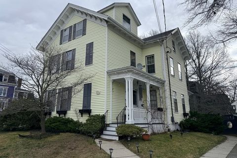 Photo of 193 Winter St #2R, Fall River, MA 02720 (MLS # 73499724)