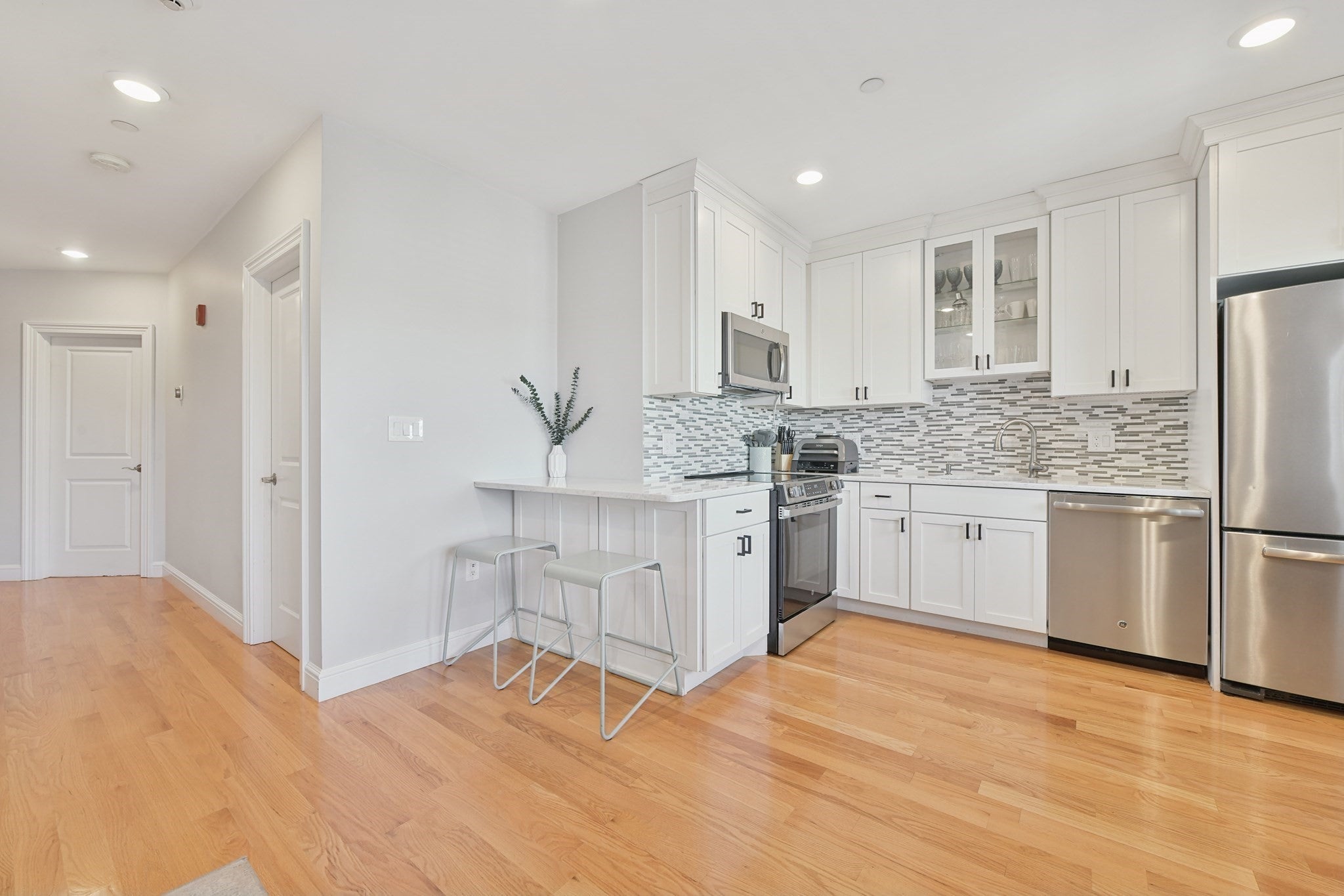 214-216 E Eagle St #5A, Boston, MA Photo #4