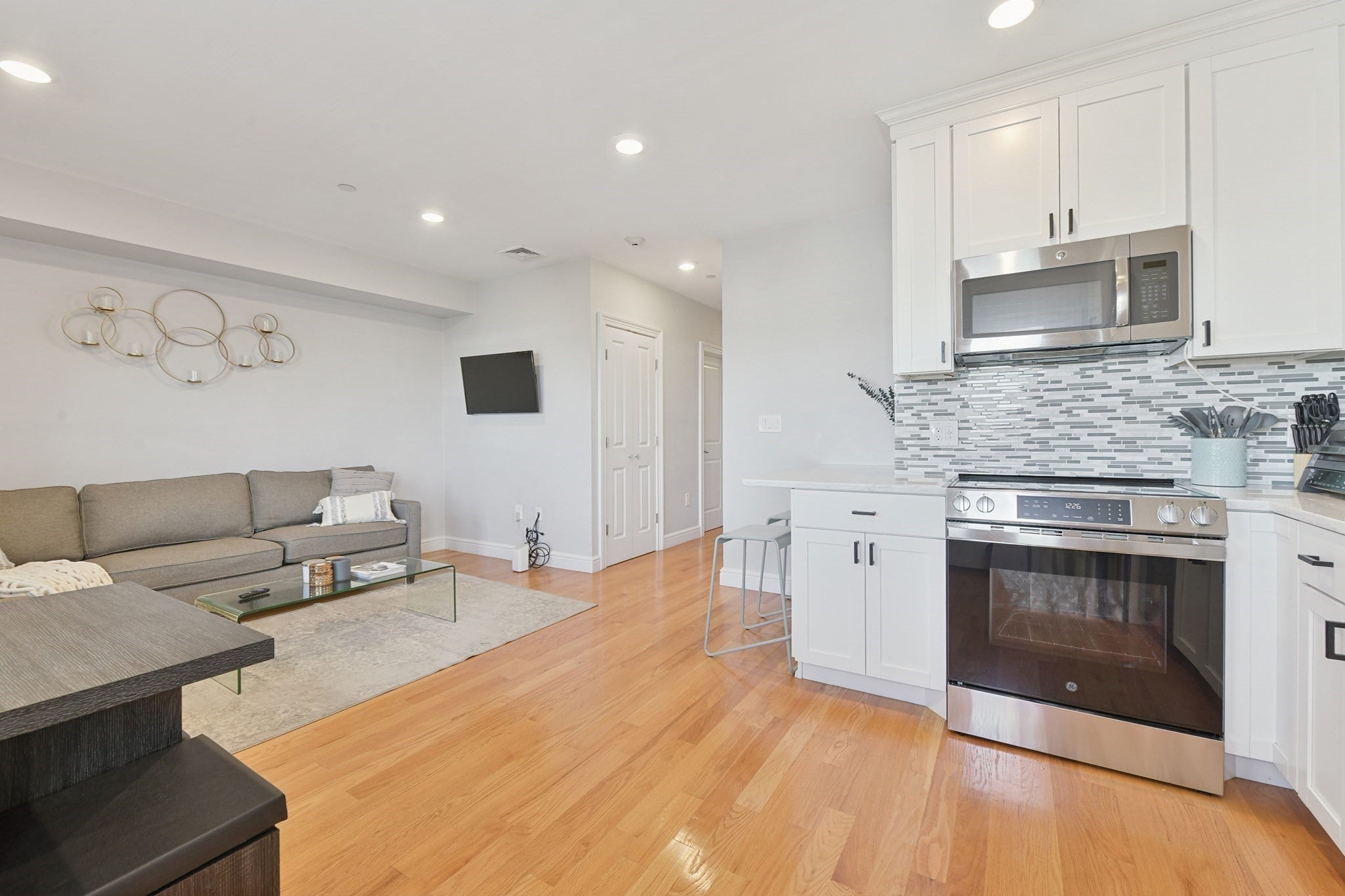 214-216 E Eagle St #5A, Boston, MA Photo #2