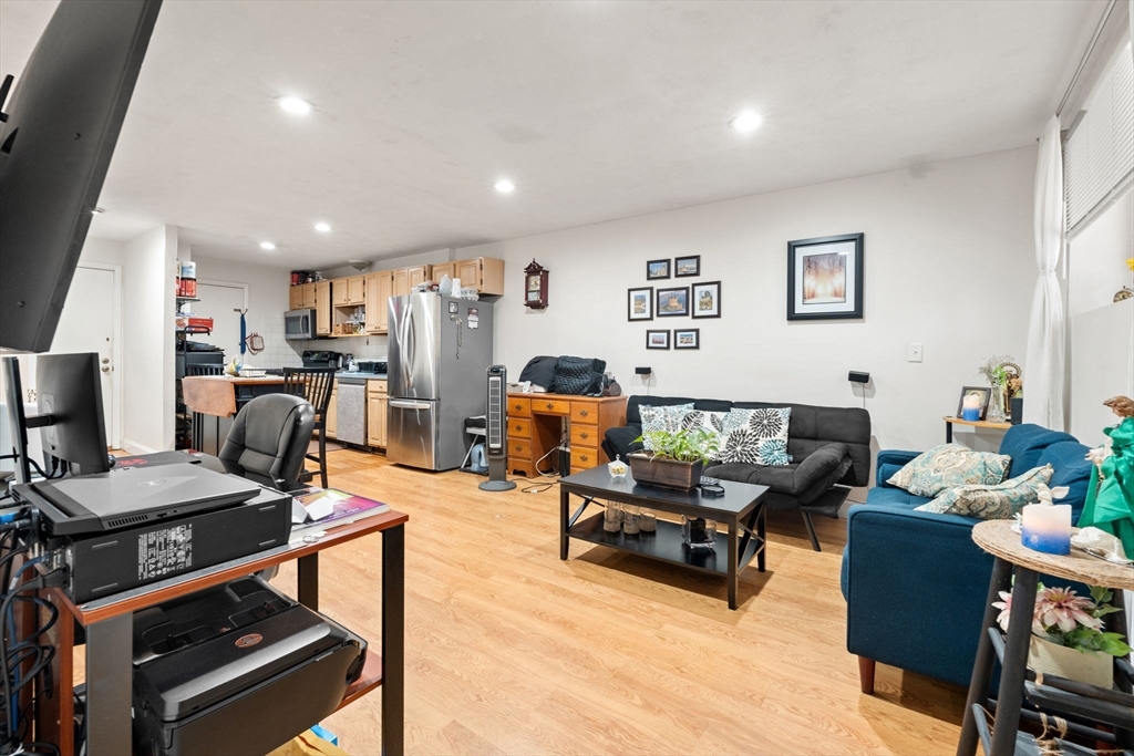500 Governors Dr 9