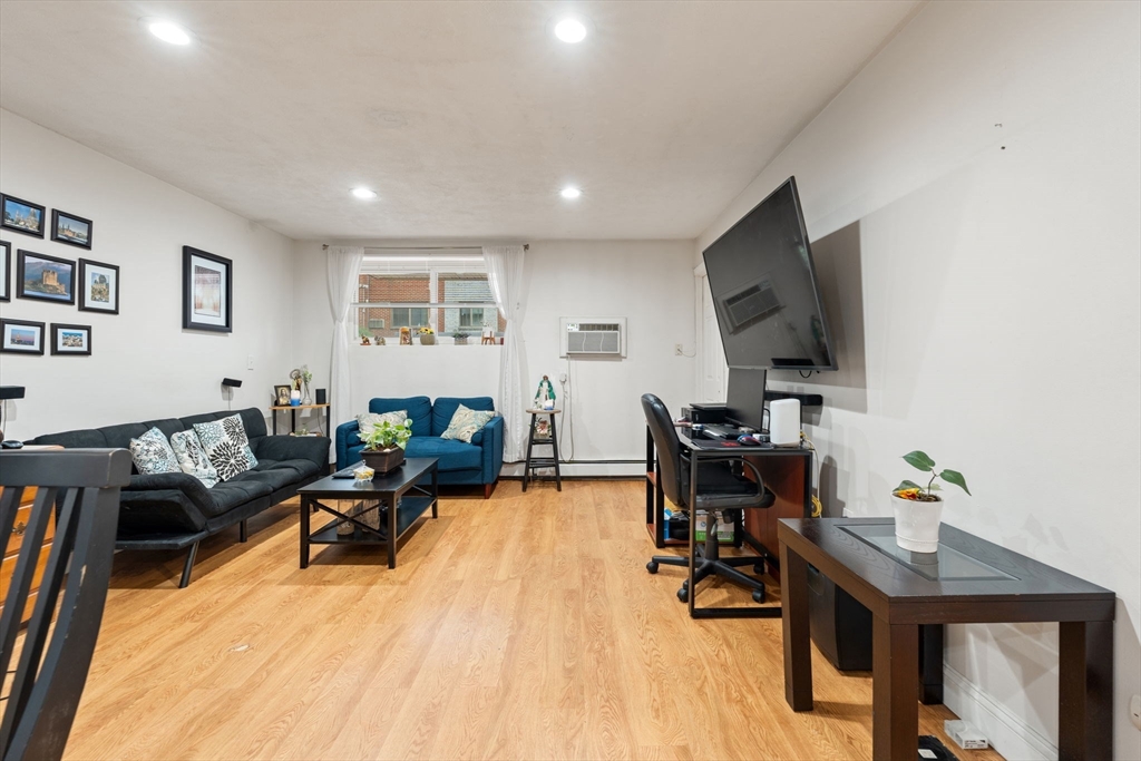 500 Governors Dr 9