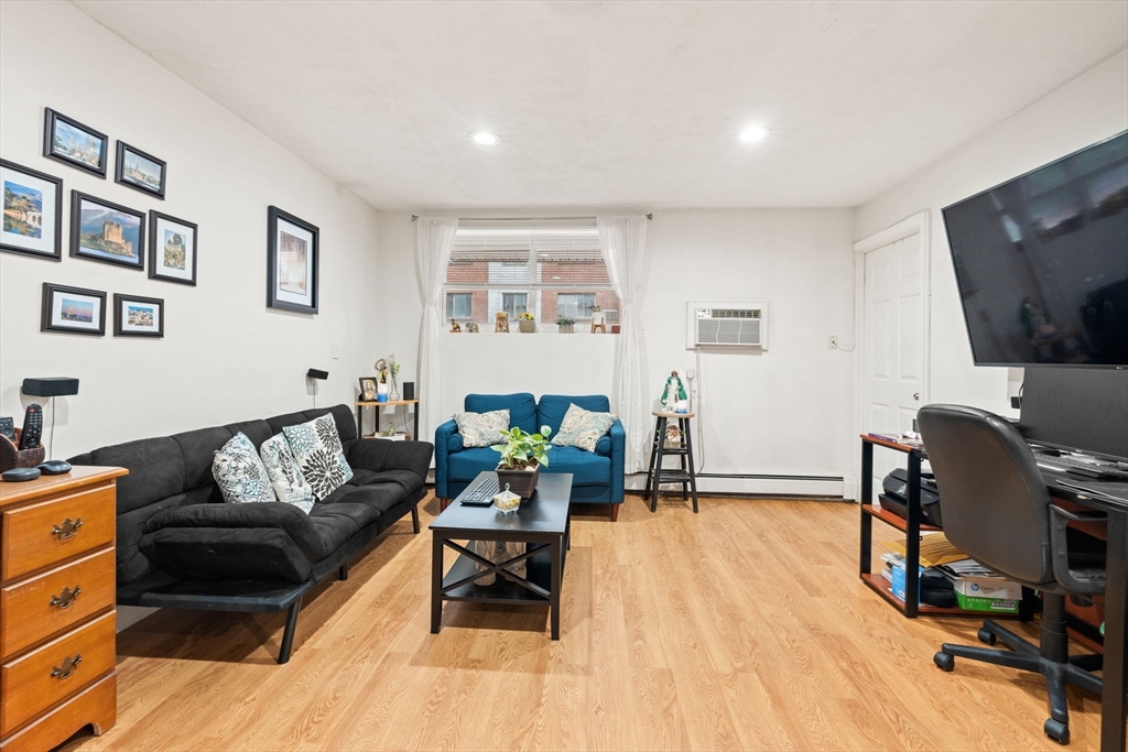 500 Governors Dr 9