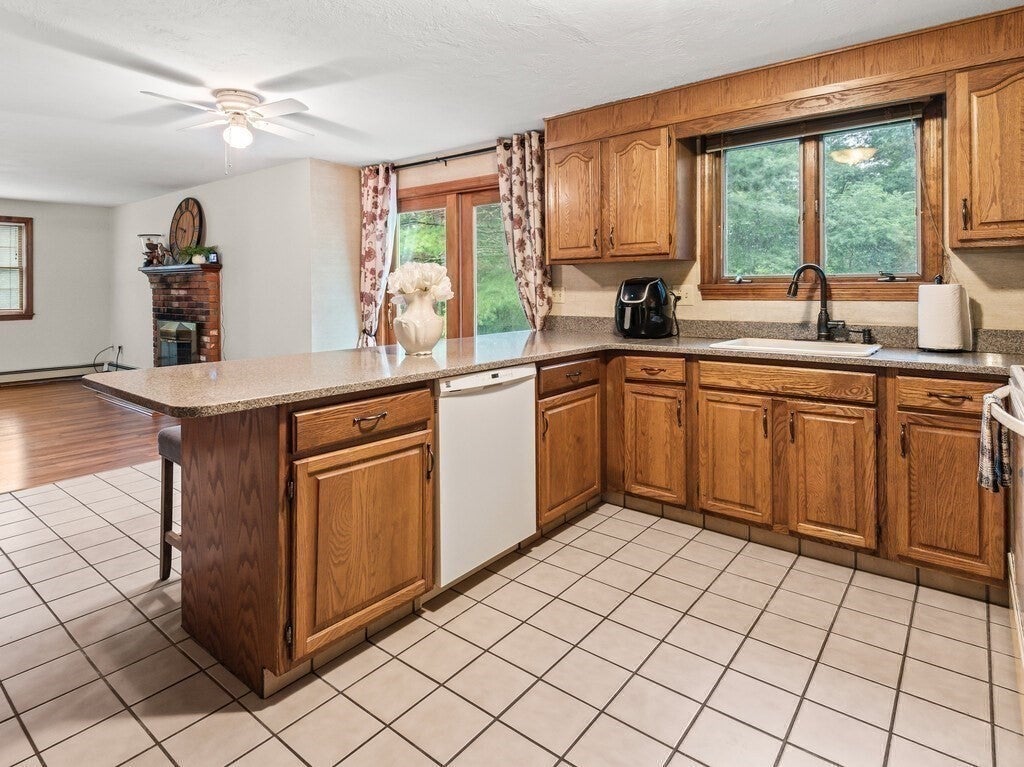 7 Baldwin St, Leicester, MA, 7 Baldwin St, Leicester, MA Photo #14
