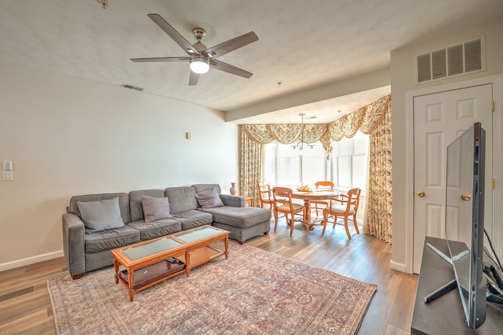 63 Central St 101
