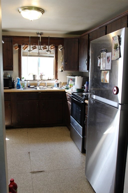 1 Howard George Ct