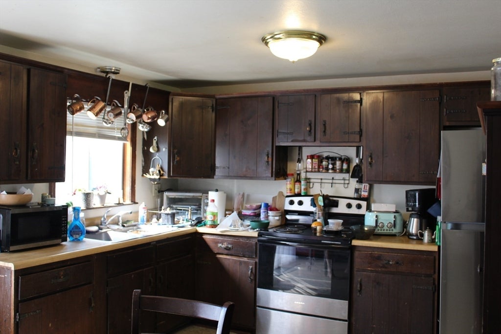 1 Howard George Ct