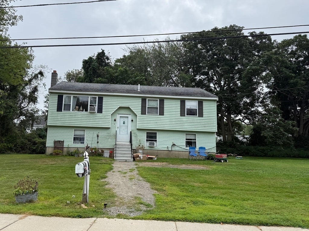 Photo of 1 Howard George Ct, Salisbury, MA