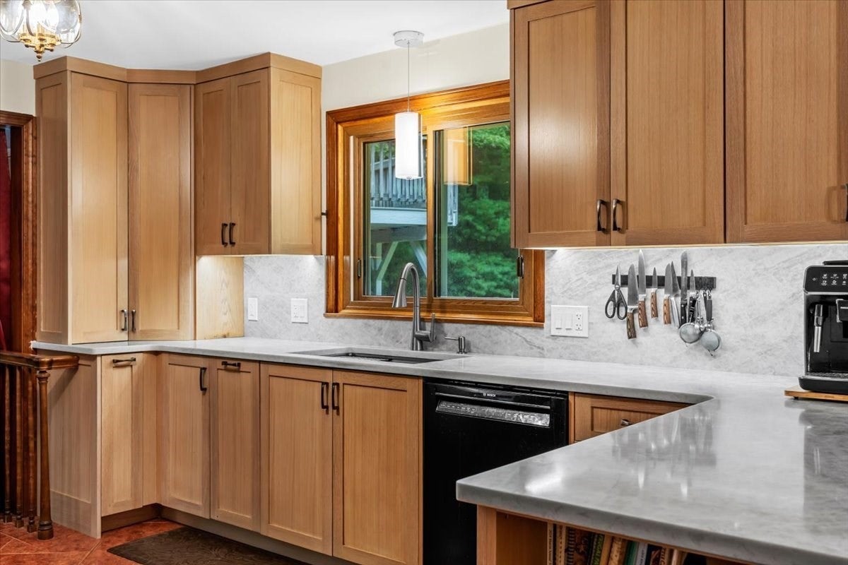 331 Mountain St, Sharon, MA, 331 Mountain St, Sharon, MA Photo #10