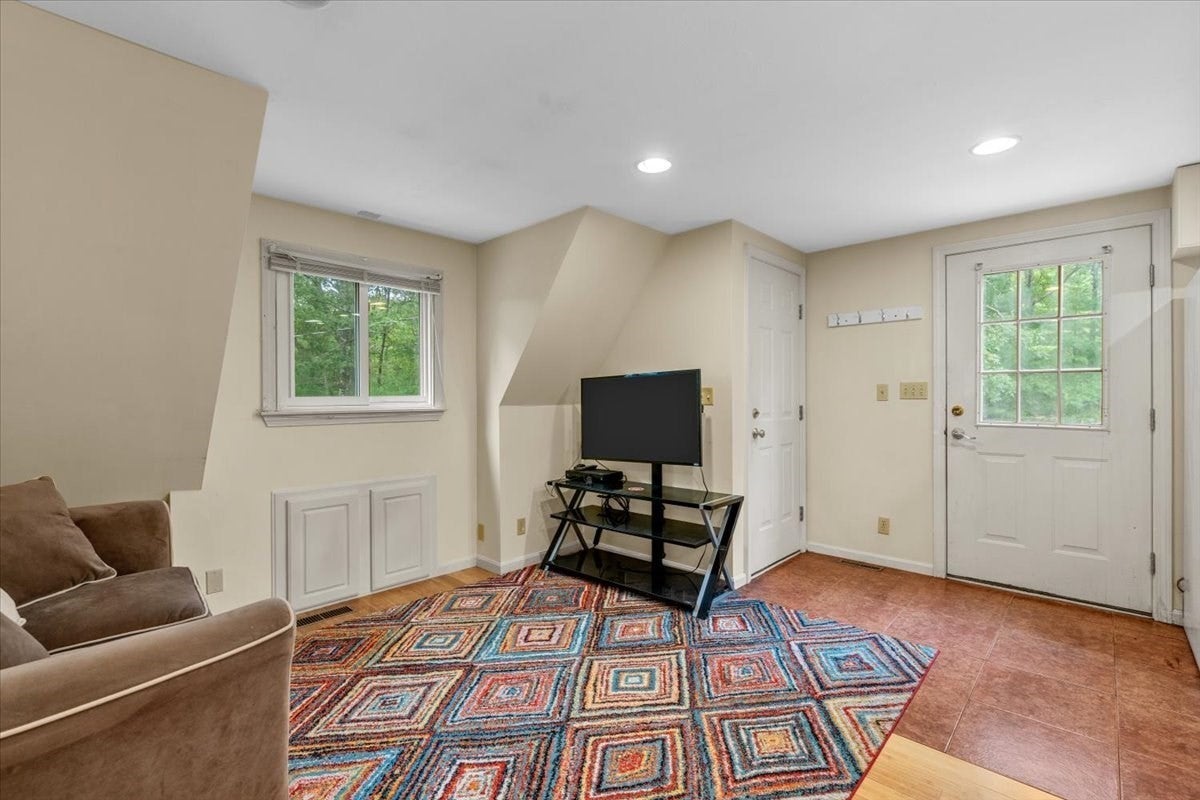 331 Mountain St, Sharon, MA, 331 Mountain St, Sharon, MA Photo #33