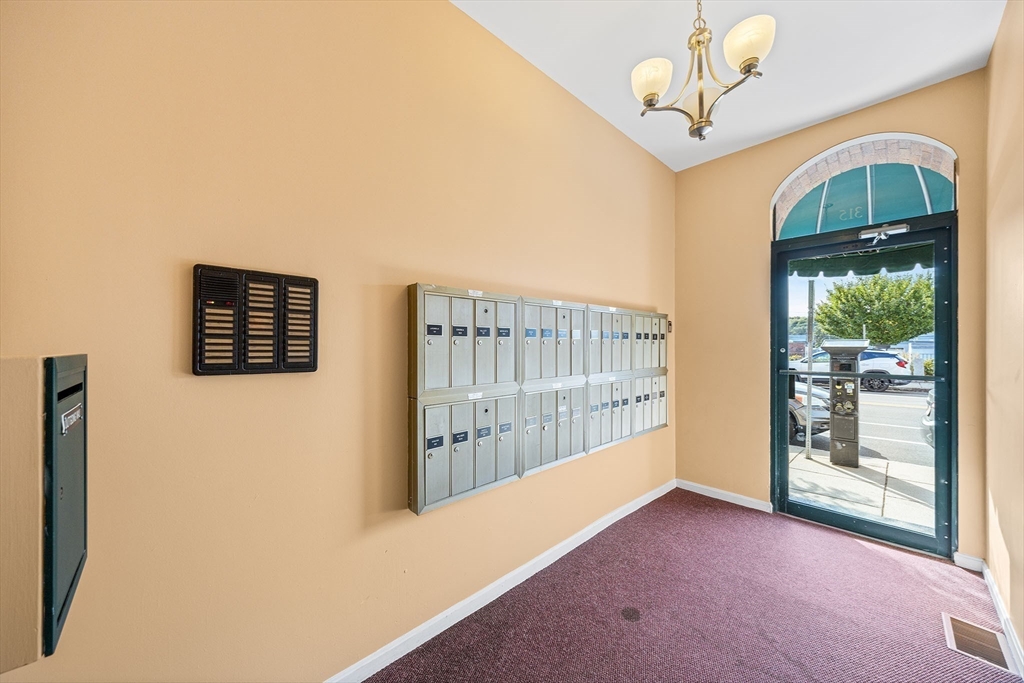 315 Rantoul St 402