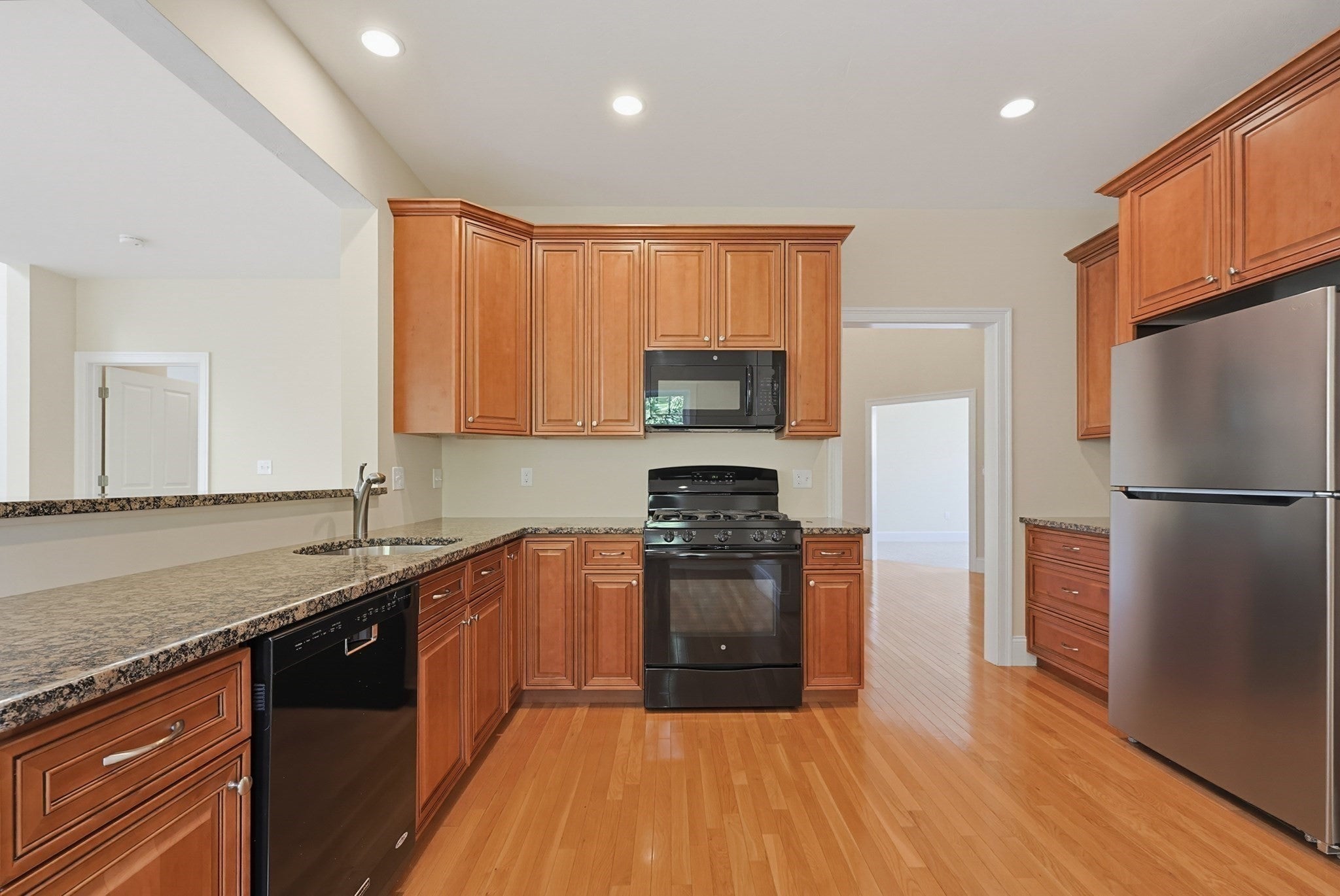 106 Walden Way #106, Milford, MA, 106 Walden Way #106, Milford, MA Photo #9
