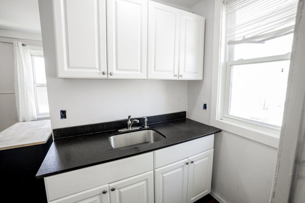 24 Tracey St, Peabody, MA Photo #14