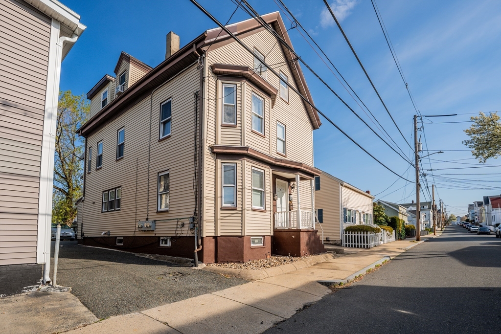 24 Tracey St, Peabody, MA Photo #2