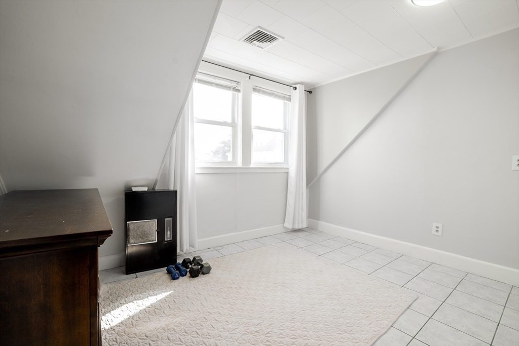 24 Tracey St, Peabody, MA Photo #11