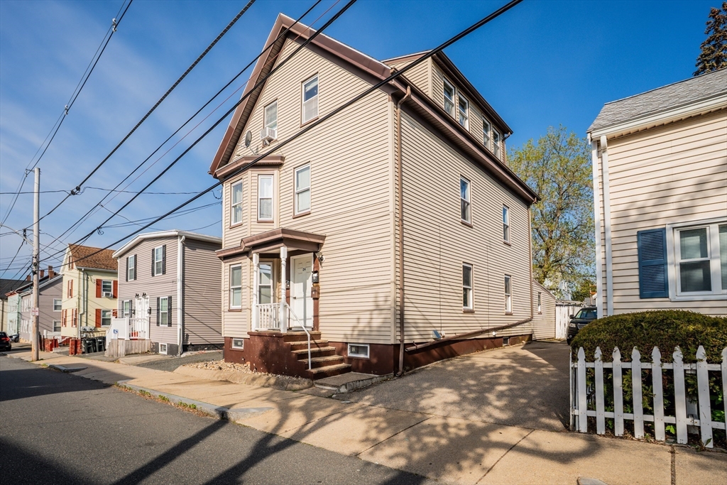 24 Tracey St, Peabody, MA Photo #3